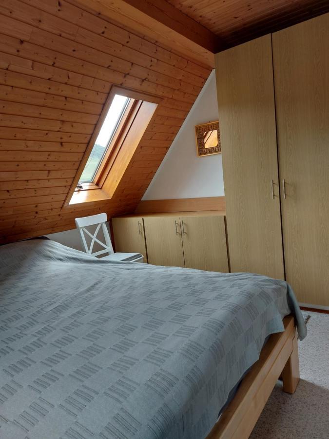 Dachgeschosswohnung Mit Burgblick In Kues Bernkastel-Kues Exterior photo