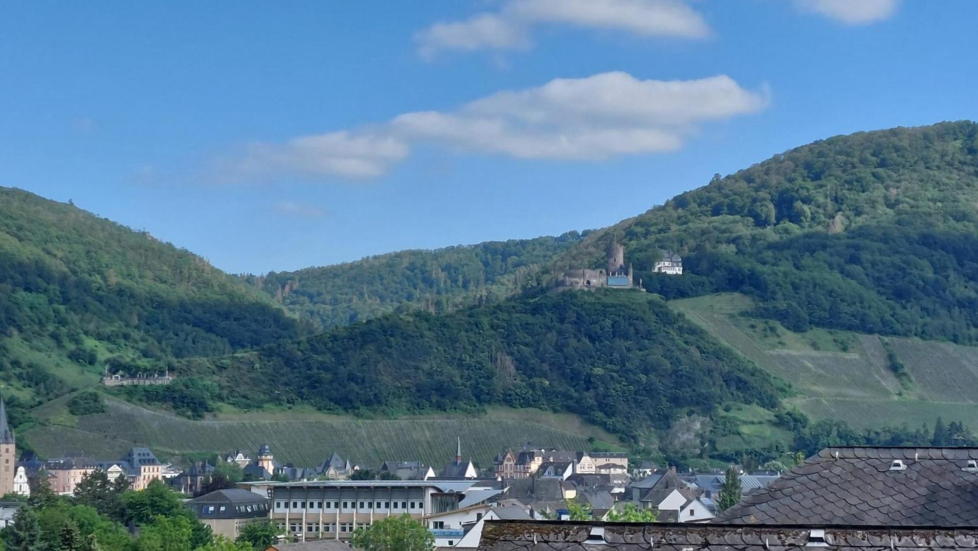 Dachgeschosswohnung Mit Burgblick In Kues Bernkastel-Kues Exterior photo